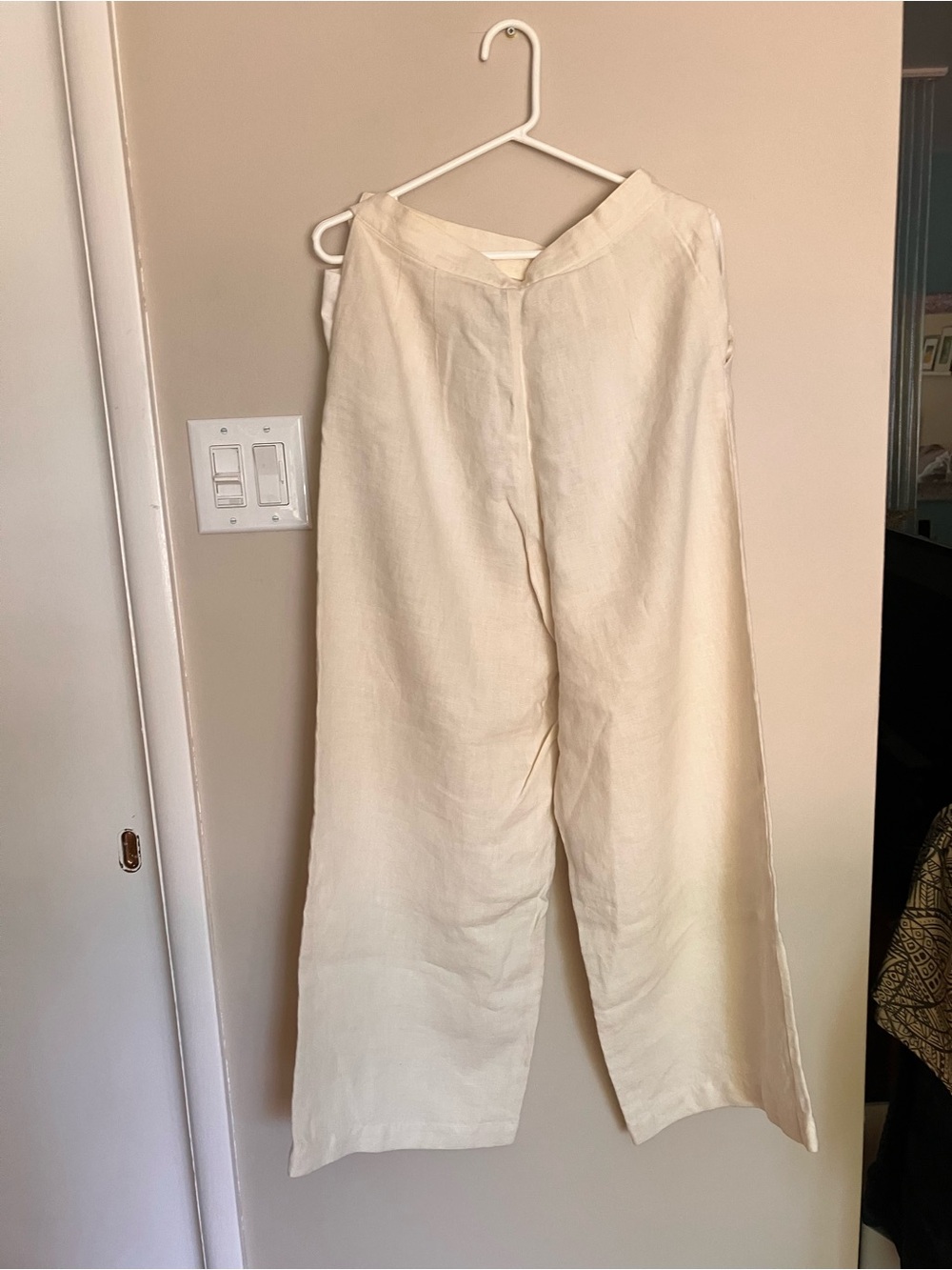 GAP Cream Linen wide flare pants striking edgy sophisticated gorpcore